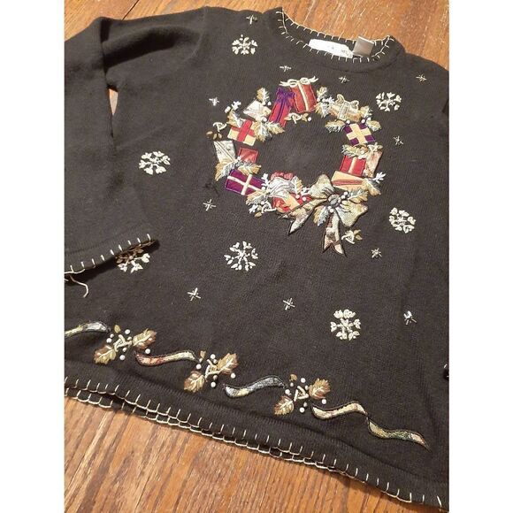 Small Victoria Jones Christmas Holiday Embellish Wreath Knit Sweater Long Sleeve - Picture 3 of 10